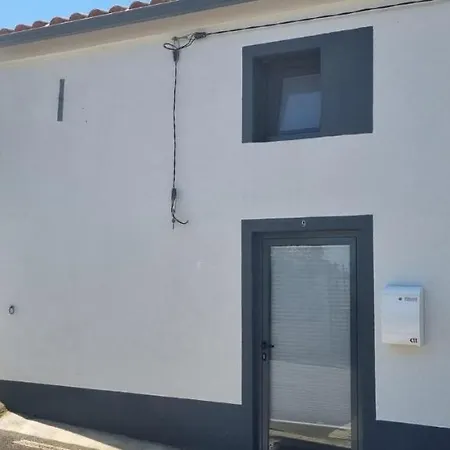 Russa Al 펜션 Lentiscais