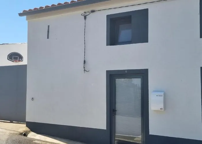 Russa Al Holiday home Lentiscais